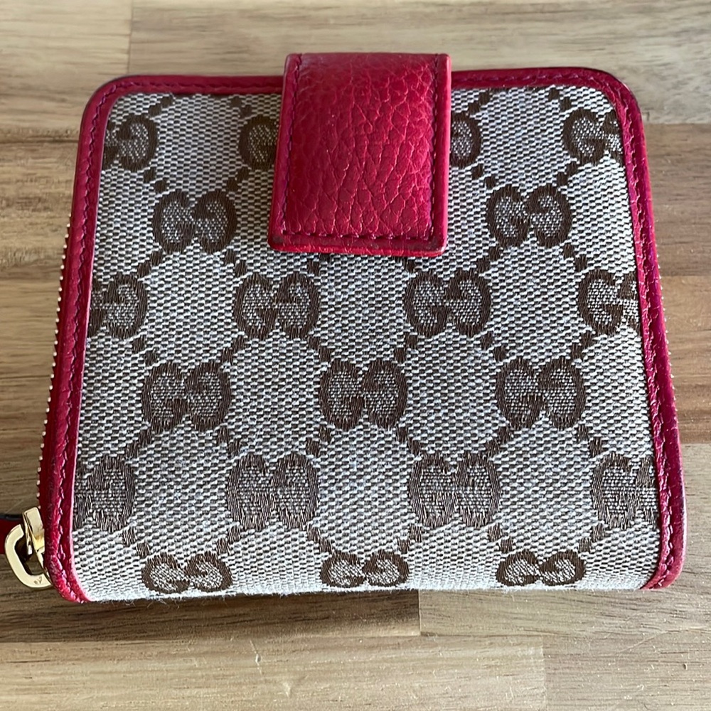 Gucci wallet